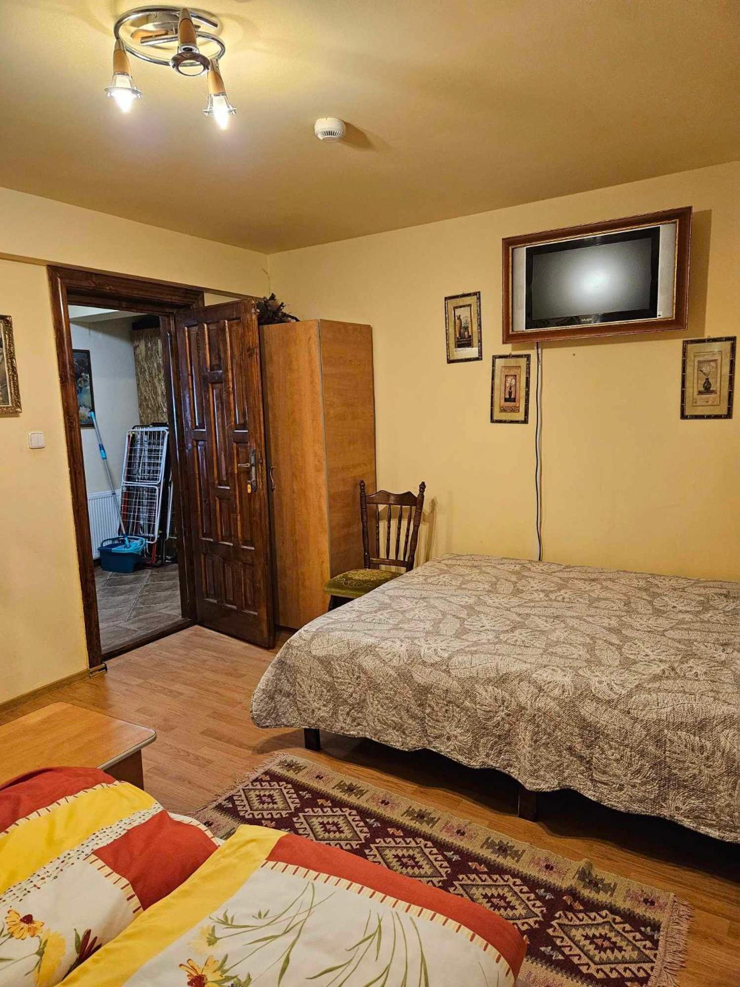Panzio Anett Bed & Breakfast Pietroasa  Bagian luar foto