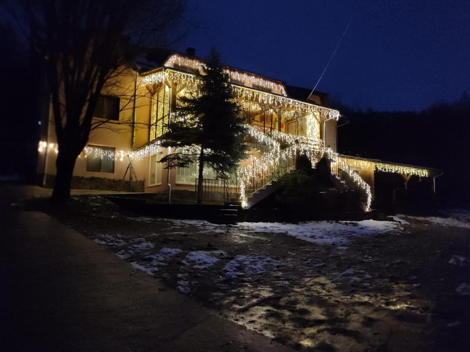 Panzio Anett Bed & Breakfast Pietroasa  Bagian luar foto
