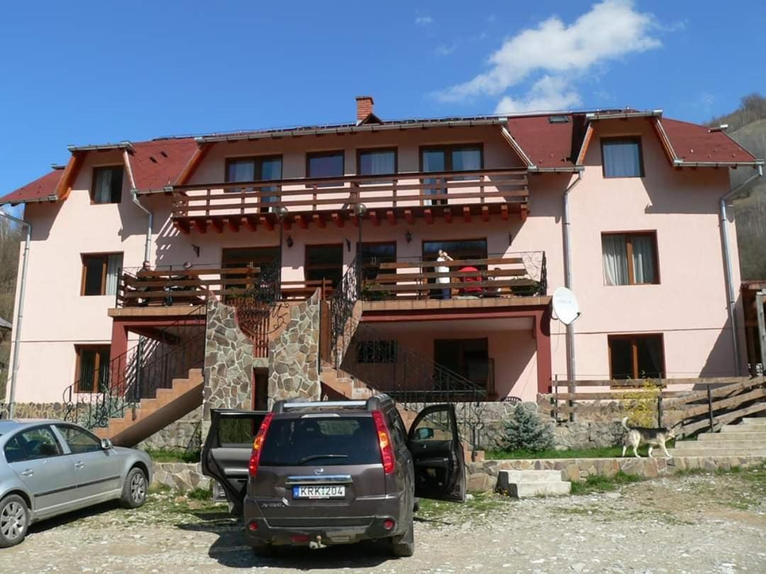 Panzio Anett Bed & Breakfast Pietroasa  Bagian luar foto