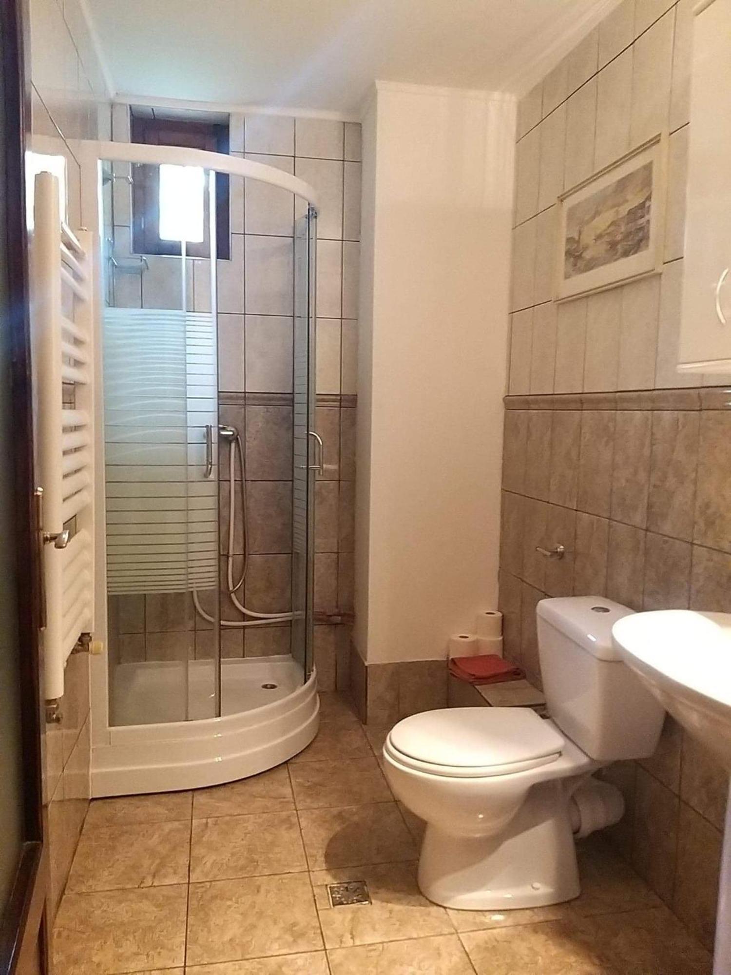 Panzio Anett Bed & Breakfast Pietroasa  Bagian luar foto