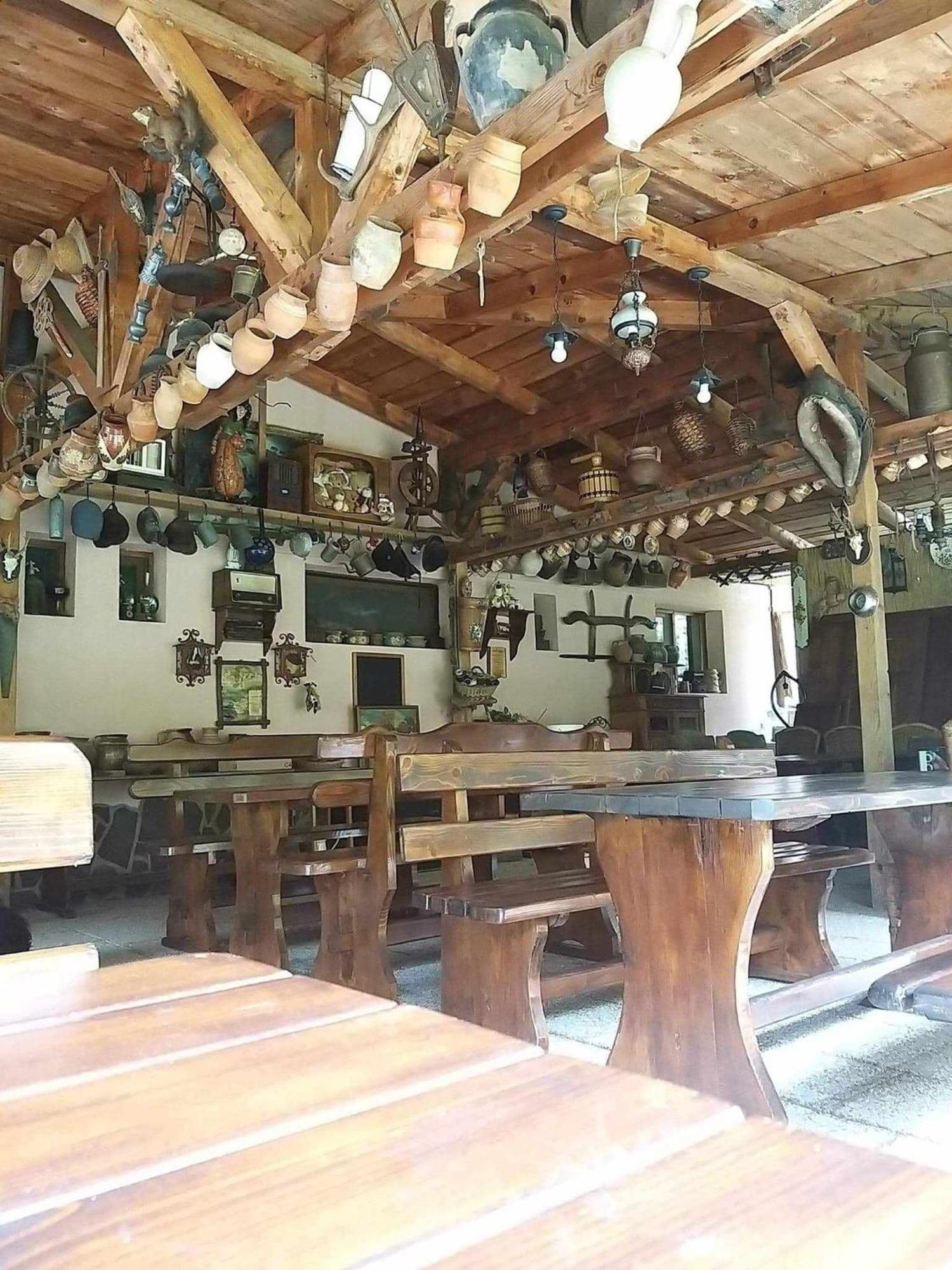 Panzio Anett Bed & Breakfast Pietroasa  Bagian luar foto